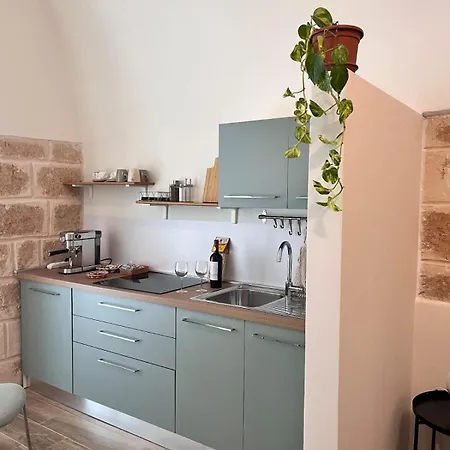 Lenta Apulian * Trani